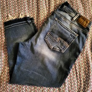 Silver jeans Avery crop, women's size 16.